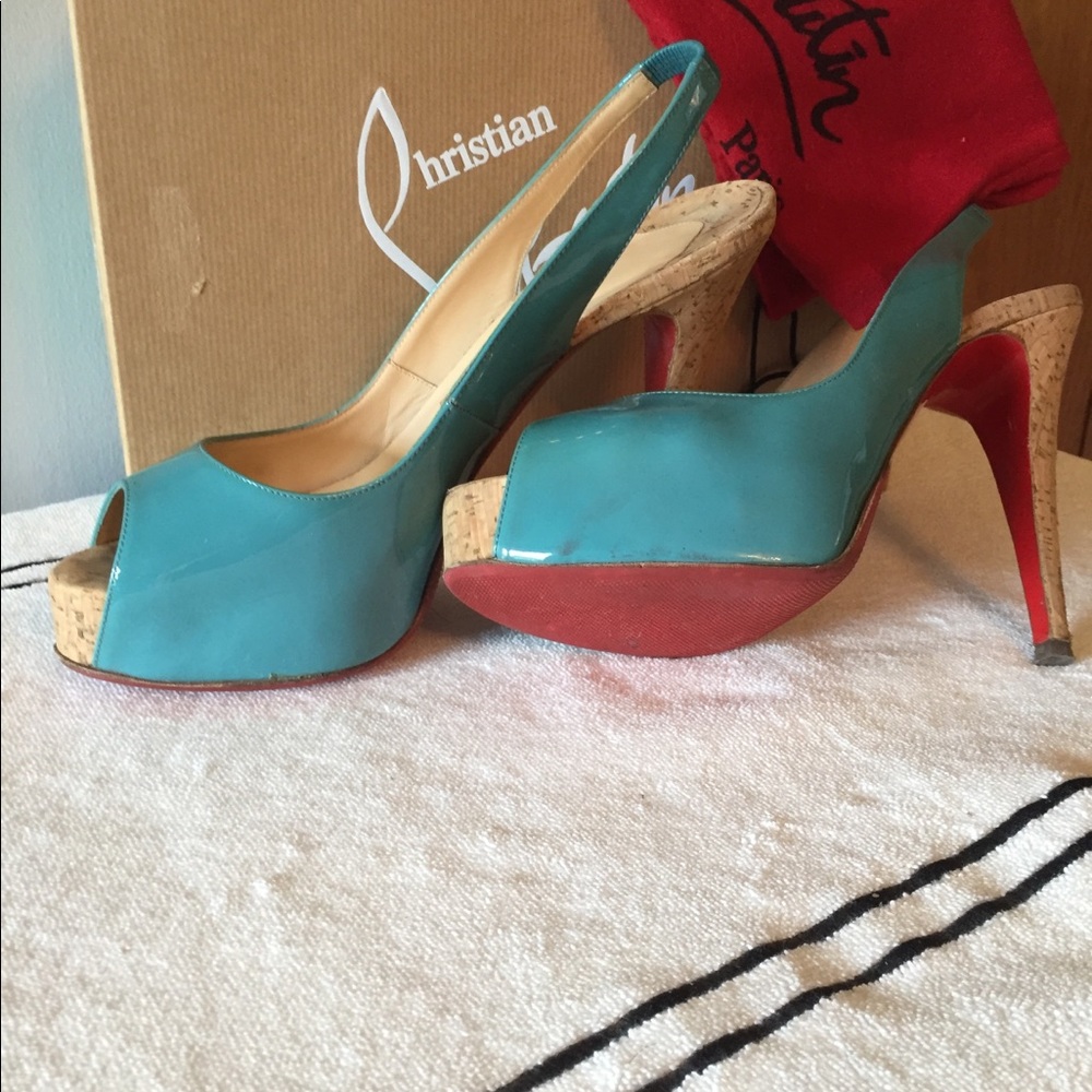 Christian Louboutin - Picture 3 of 6